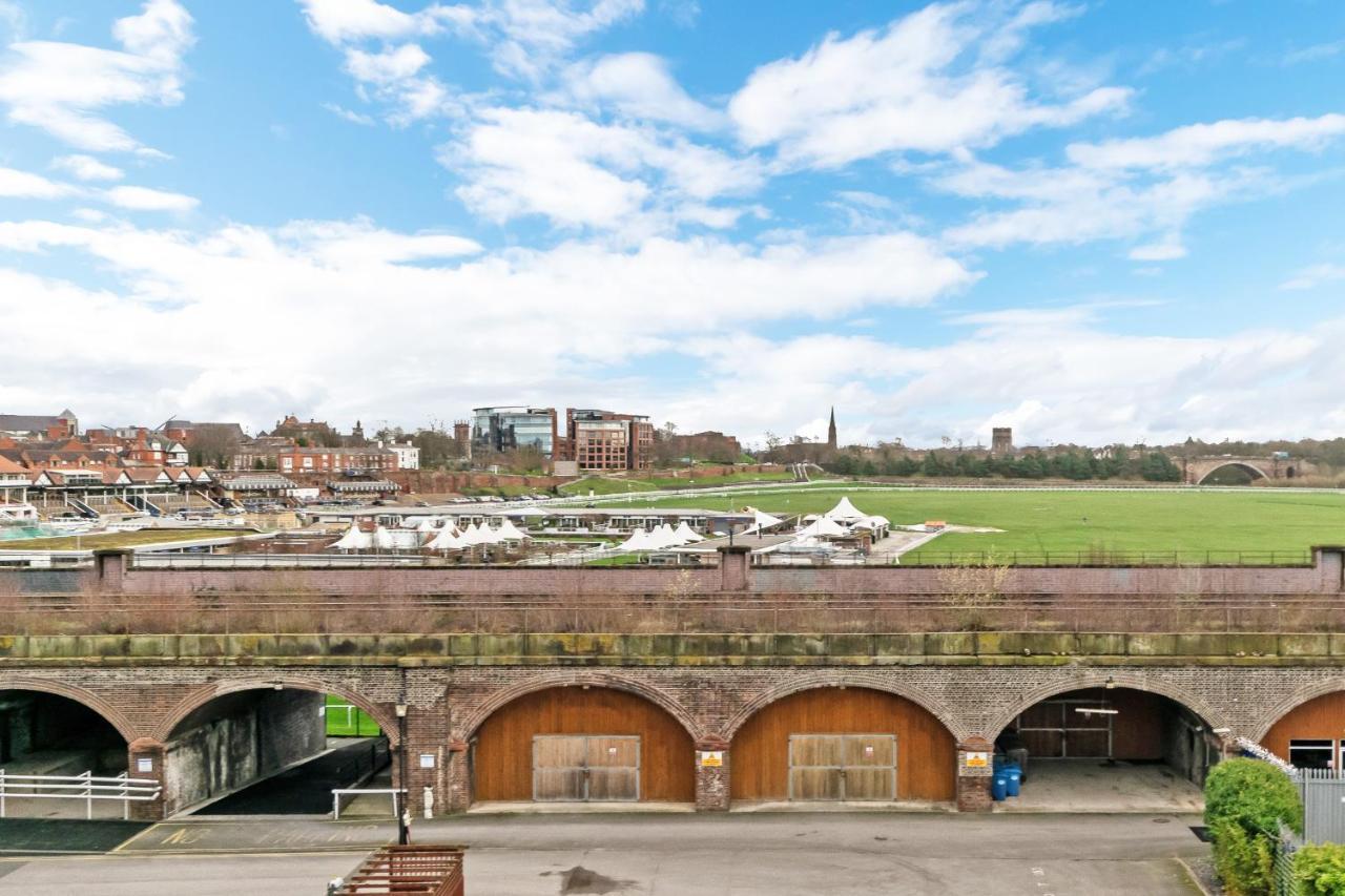 Racecourse Serviced Apartments Chester Exteriér fotografie