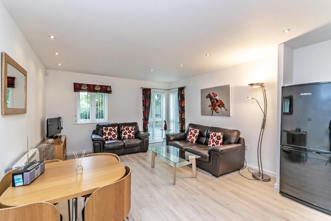 Racecourse Serviced Apartments Chester Exteriér fotografie