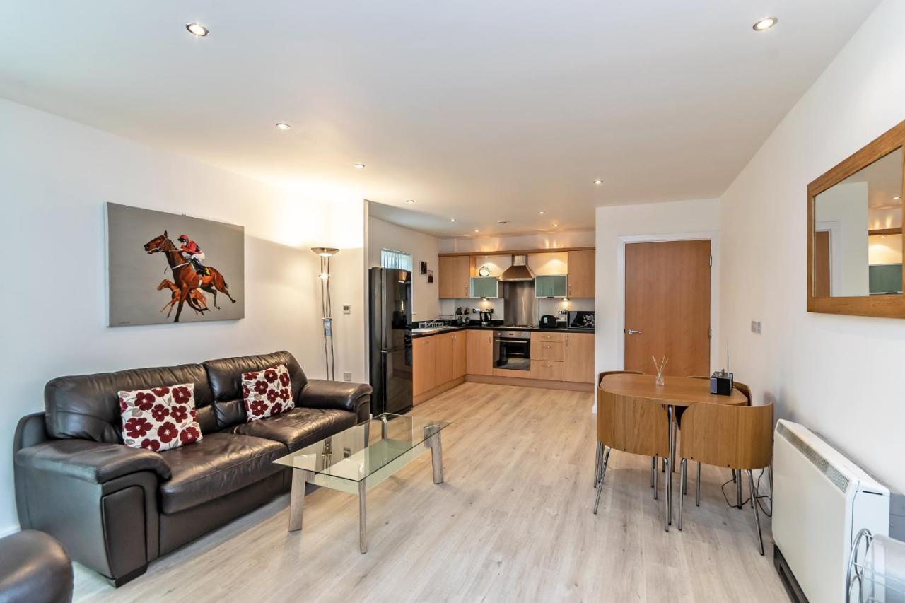 Racecourse Serviced Apartments Chester Exteriér fotografie